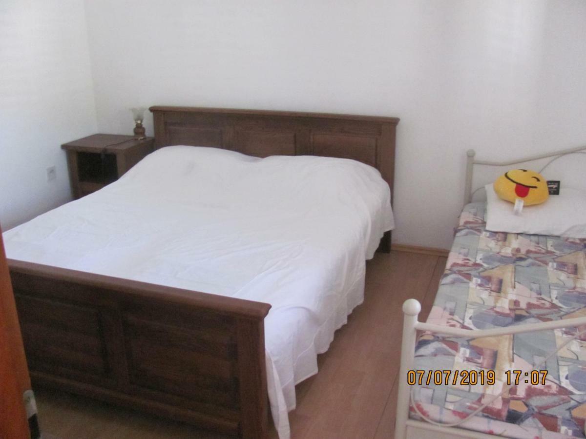 Apartman Kristina Apartment Zuljana Ngoại thất bức ảnh